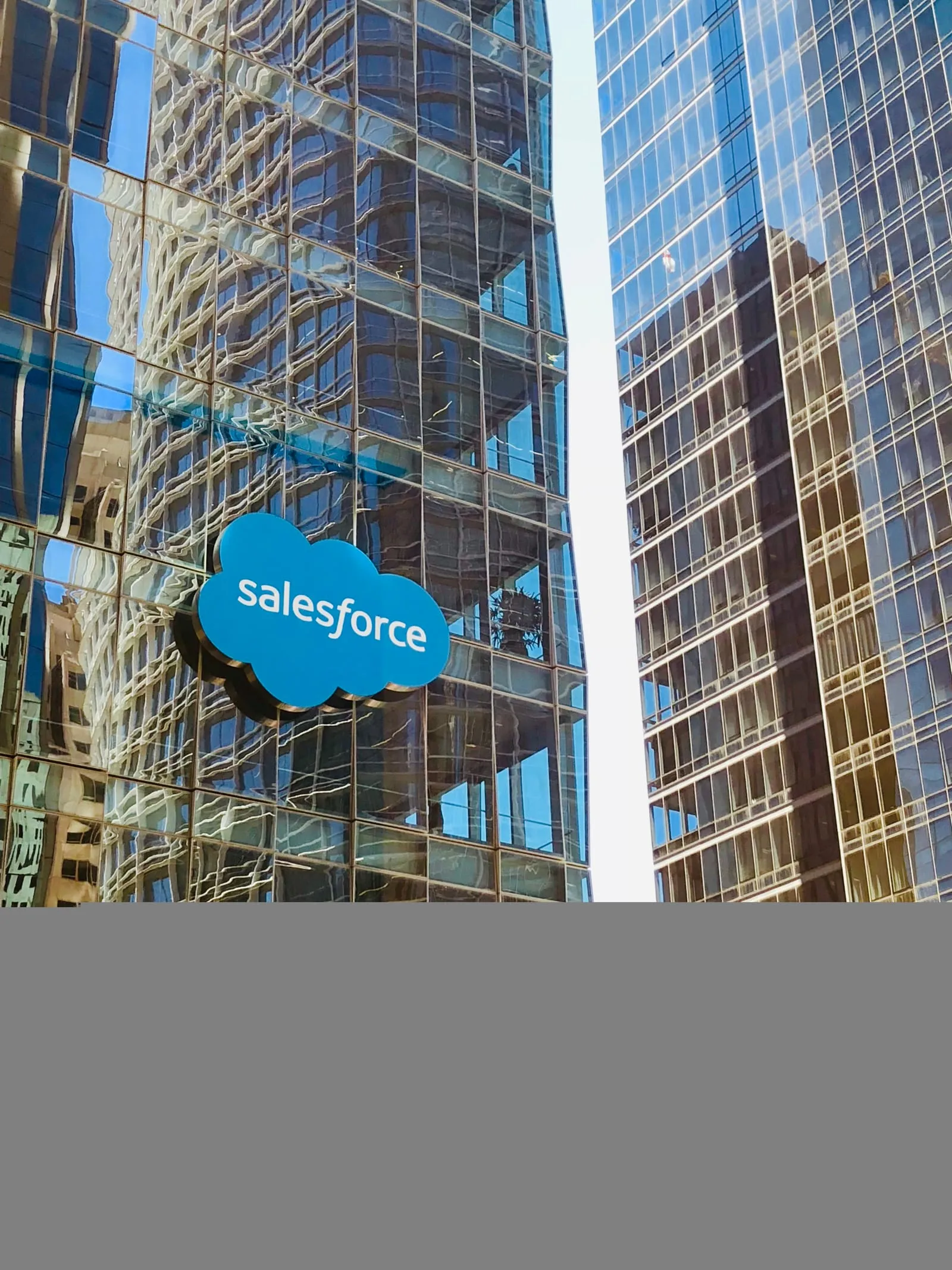 A tall view of the Salesforce building